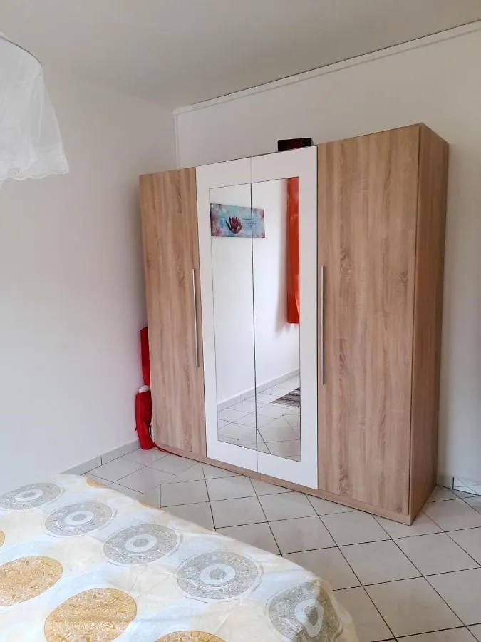 Maison De Charme A Petit Bourg Avec Piscine Partagee Пети-Бур
